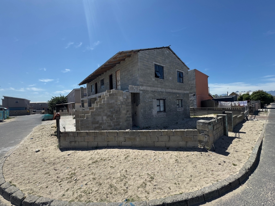 6 Bedroom Property for Sale in Electric City Western Cape